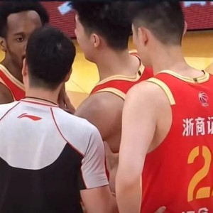 星空体育app下载-吹CBA，还得外籍裁判|本土裁判|东京奥运会|中国篮协|加藤誉树|nba_新浪体育_新浪新闻